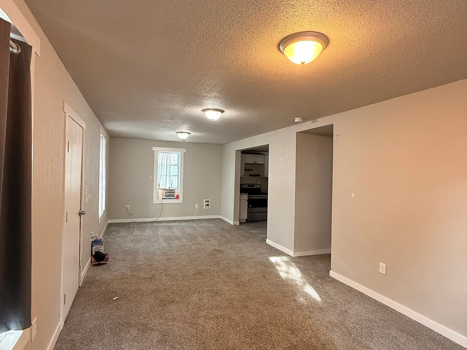 2 bed, 1.5 bath, 950 sqft, $2,180 — Photo 2