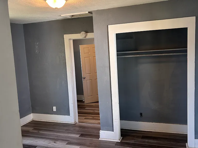 924 E 2nd Ave #1 — Photo 6