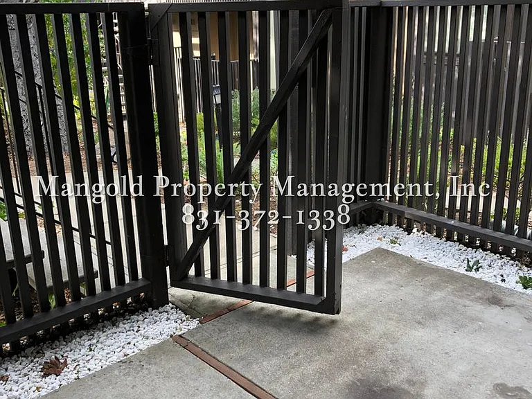 Dela Vina Oaks — Photo 8