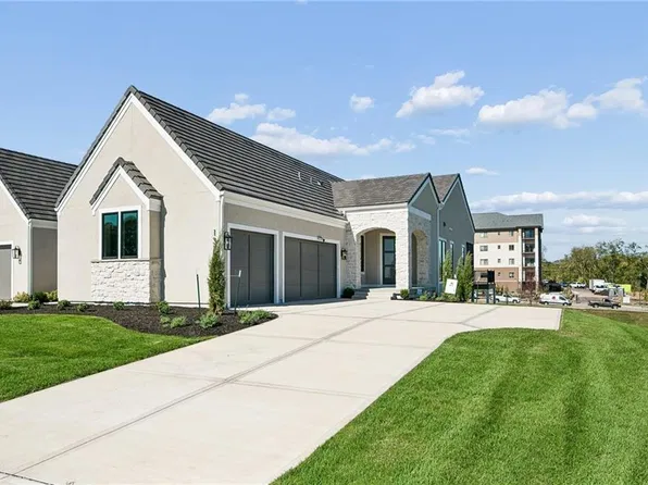 13727 Pembroke Ln, Leawood, KS 66224