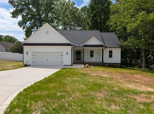 67 Oak Bluff Ct, Fuquay Varina, NC 27526