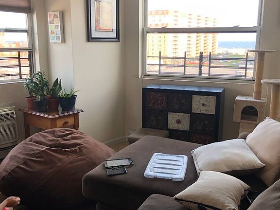 4th image of 8802 Rockaway Beach Blvd APT 6B