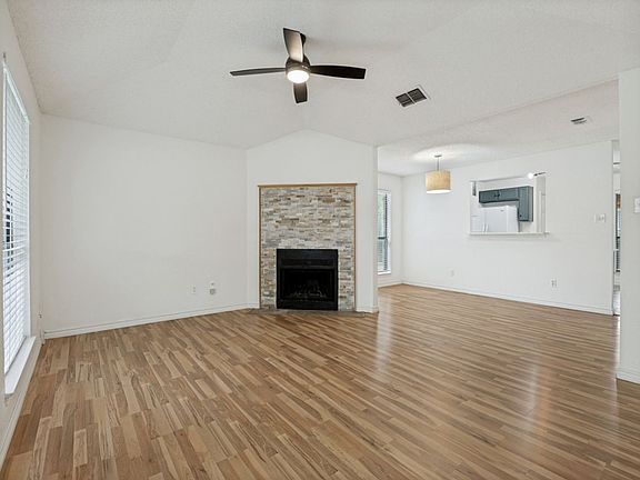 2nd image of 3006 Post Oak Dr