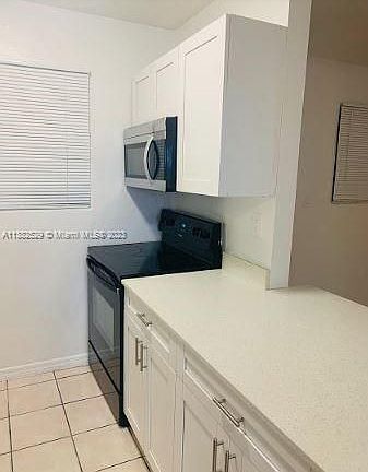 4th image of 580 NE 127th St APT 32
