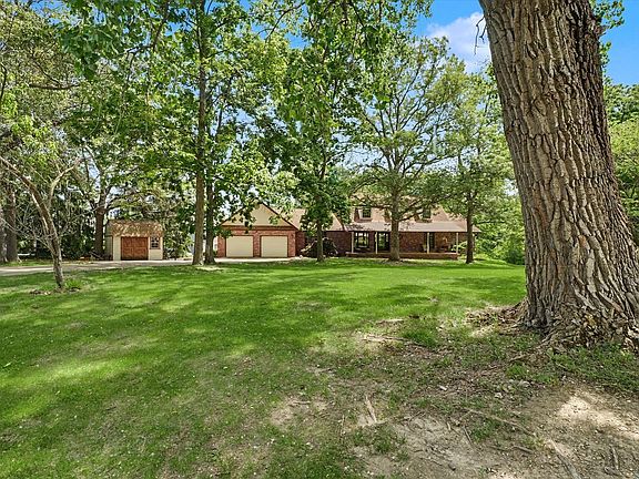 3rd image of 112 Dakota Dr