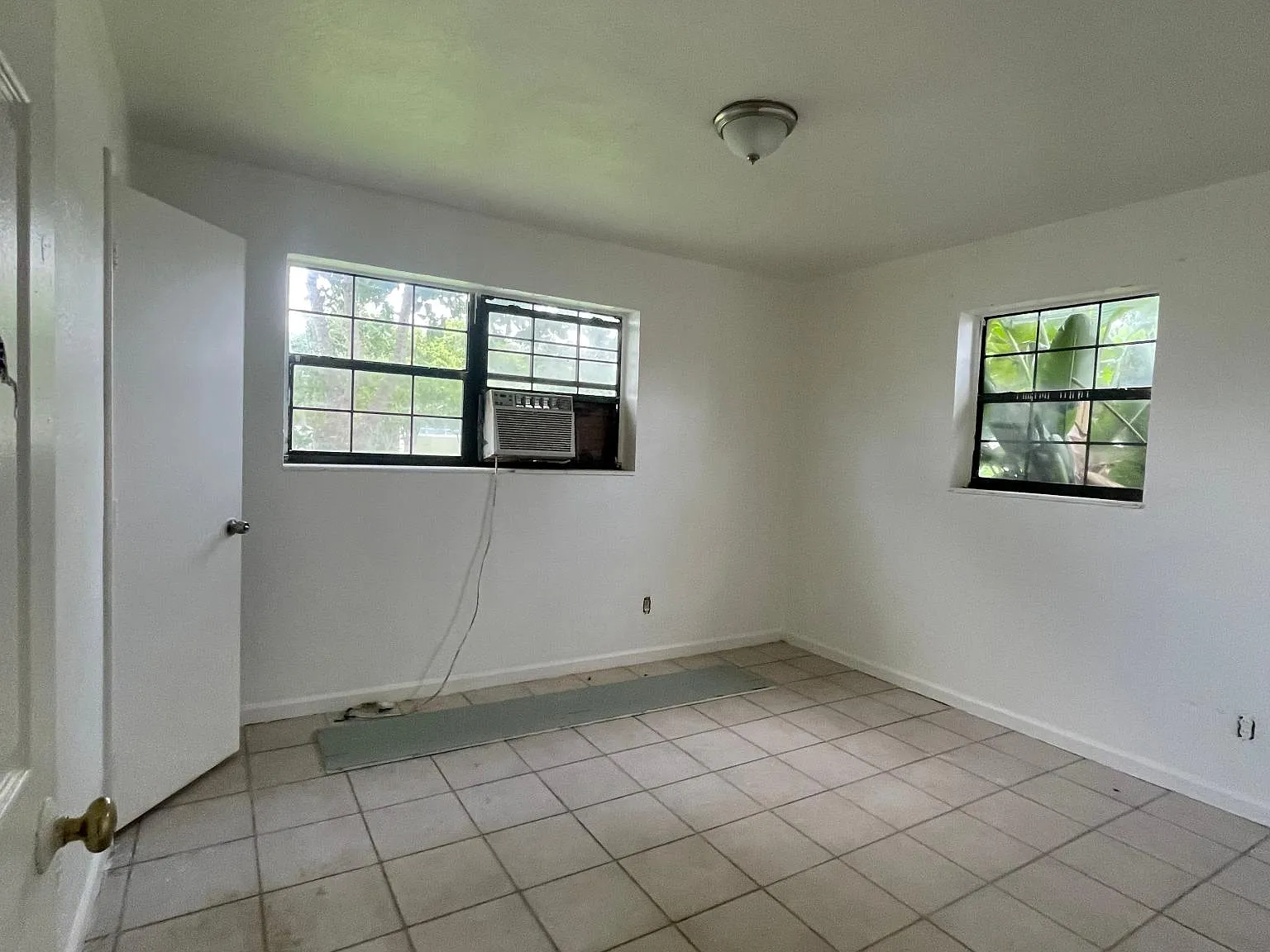4 bed, 1166 sqft, $2,695 — Photo 4