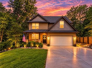 200 Hunters Woods Dr, Simpsonville, SC 29680