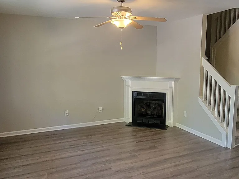 224 Butler Pl — Photo 2