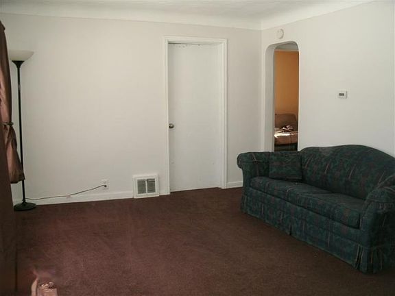 2nd image of 3241 Taft Ave SE