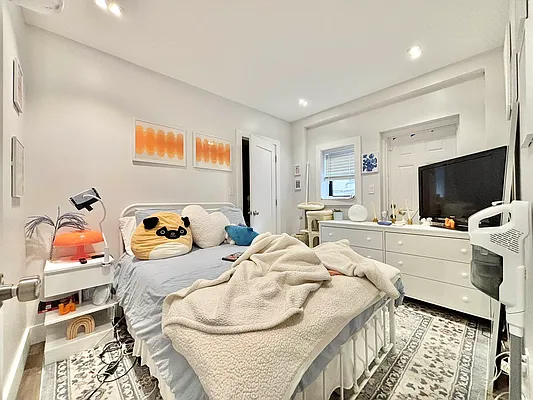 Rented by Real Street Inc | media 4