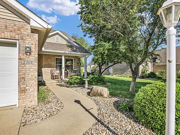 2nd image of 2308 Naples Ct #2308