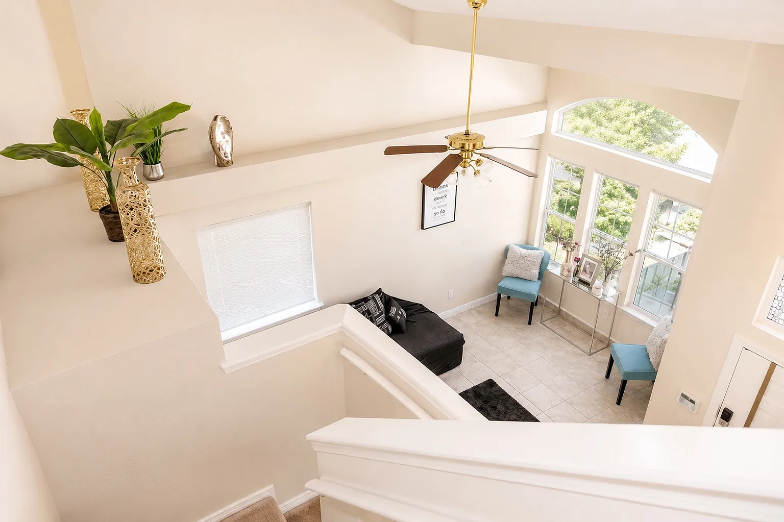 3 bed, 2.5 bath, 1616 sqft, $2,100 — Photo 2