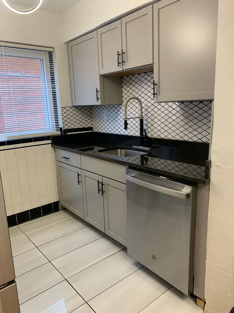6420-6422 Hampton Ave. — Photo 4