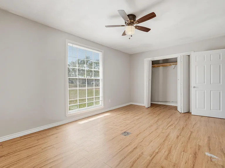 2034 Collins Ave — Photo 17