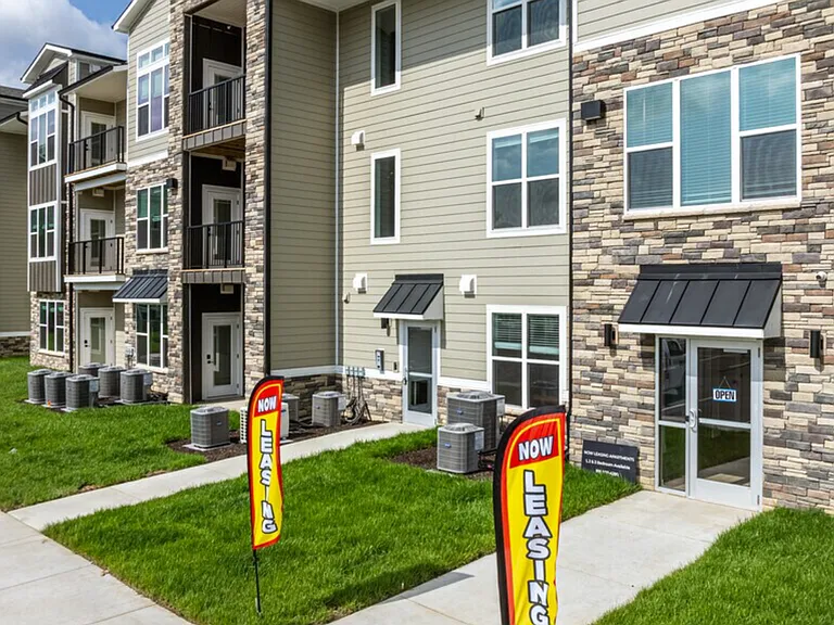 Metro 1 Apartments — Photo 12