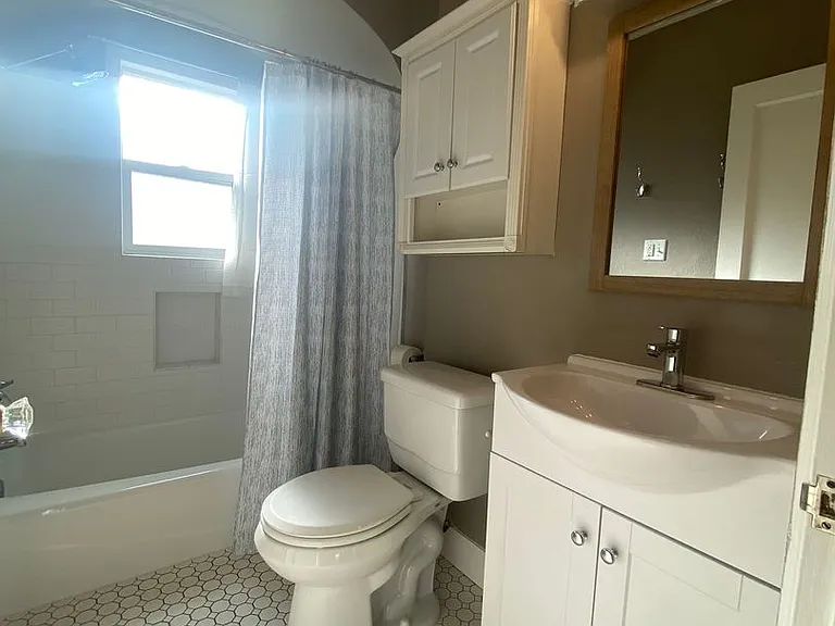 1303 S Garfield St — Photo 9