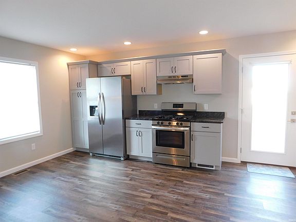 4th image of 1613 William Henry Ln