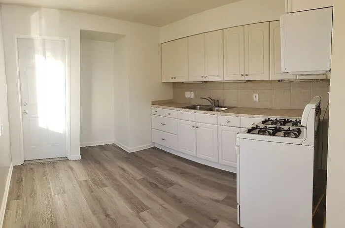 4812 Parks Ave — Photo 3