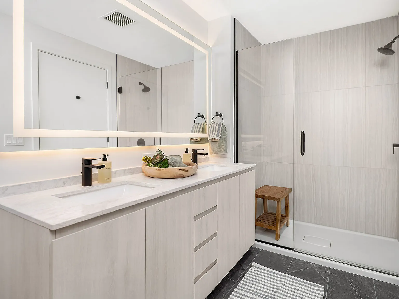 1 bed, 527 sqft, $2,380 — Photo 4