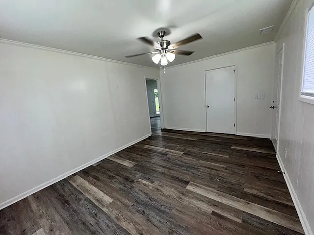 920 Rosewood Dr — Photo 10