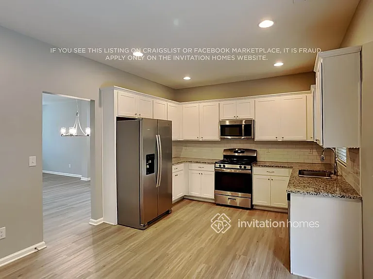 229 N Fortune Way — Photo 7