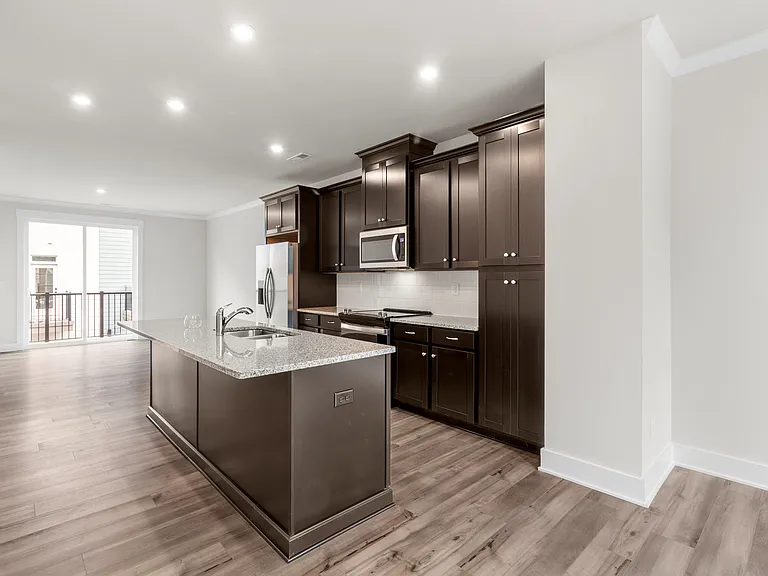 1011 Kokomo Ln — Photo 6