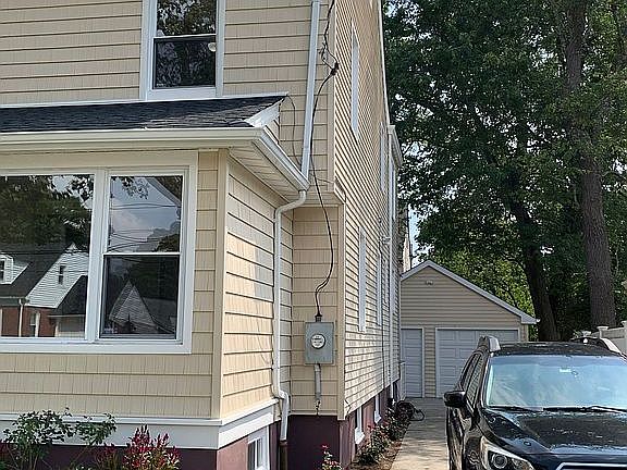 3rd image of 457 Columbia Ave