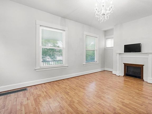3rd image of 1476 Hopkins Ave