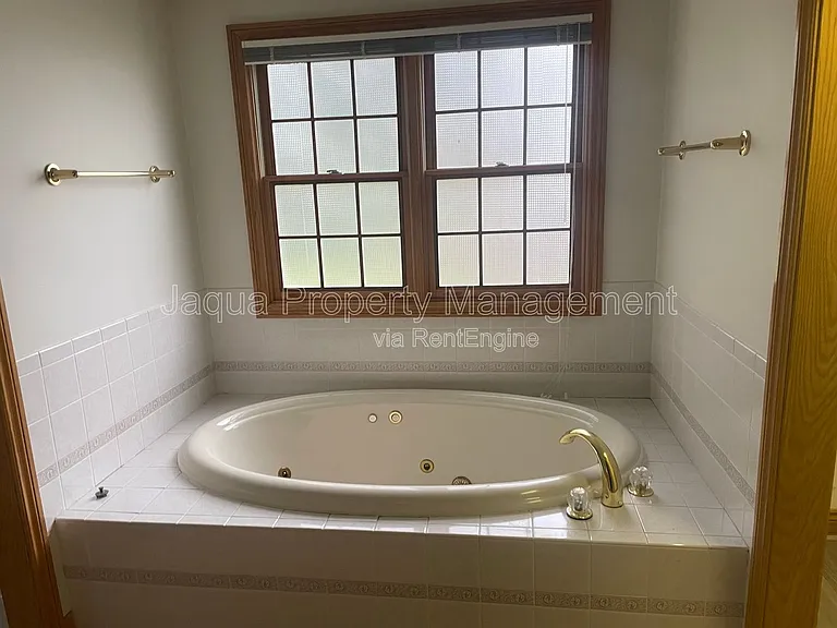 285 Trafalgar Trl — Photo 10