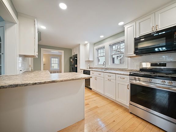 3rd image of 853 Union Street