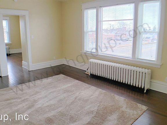 3rd image of 2301 52nd St #200