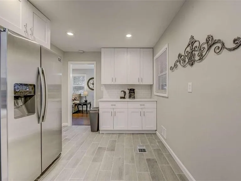 3041 Pasadena Dr — Photo 10