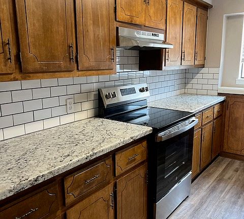 3rd image of 408 W Avenue A