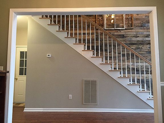 3rd image of 115 Towne Lake Dr NE