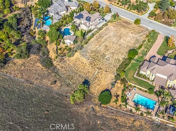 5th image of 1744 Camelot Dr