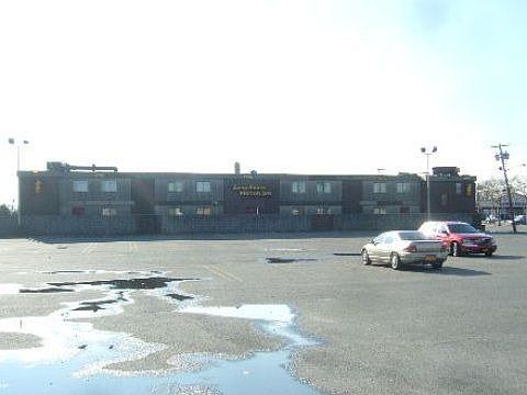 4th image of 3915 Austin Blvd