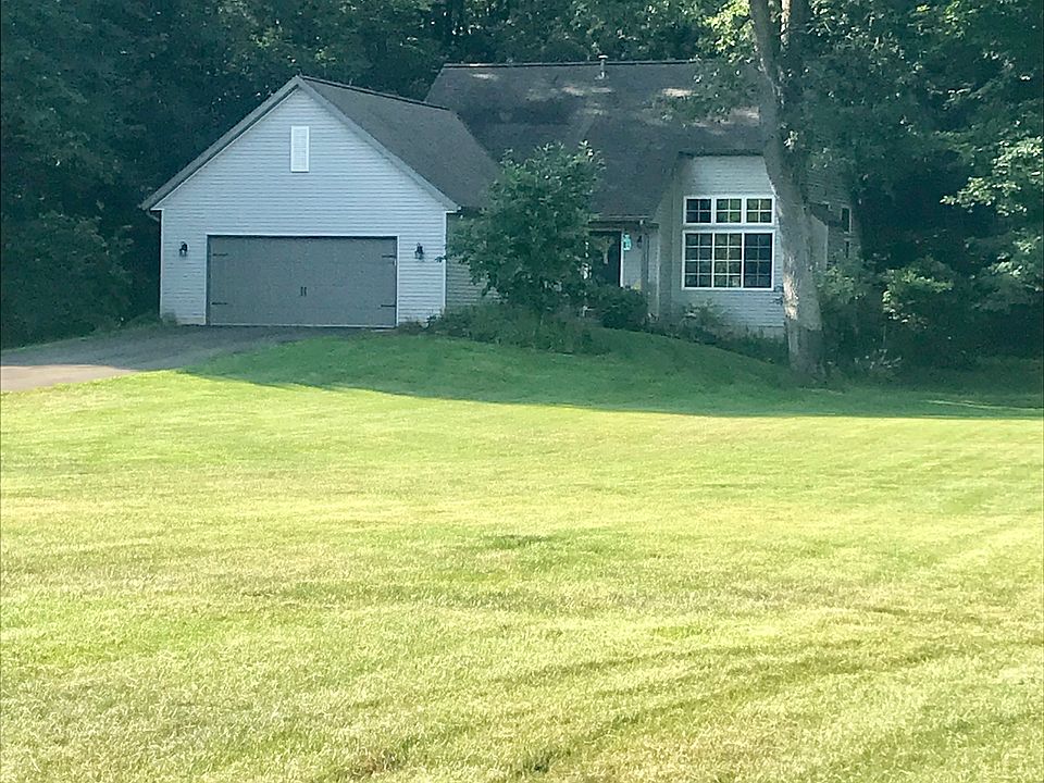 1st image of 3390 Bennington Dr NE