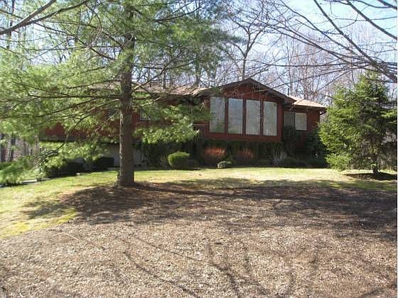 1st image of 6 Country Club Ln