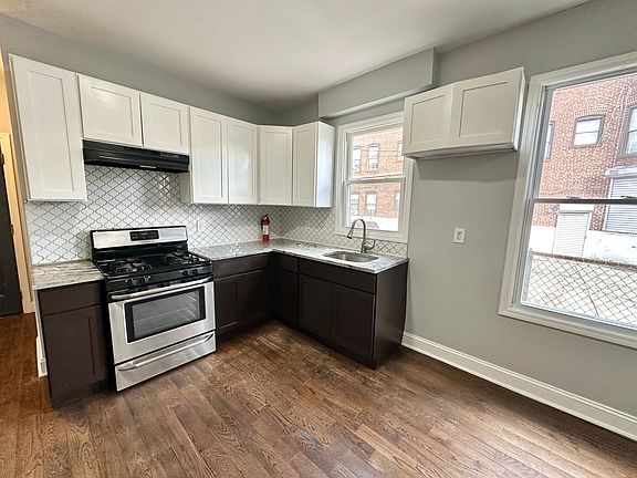 3rd image of 8 William St #1L