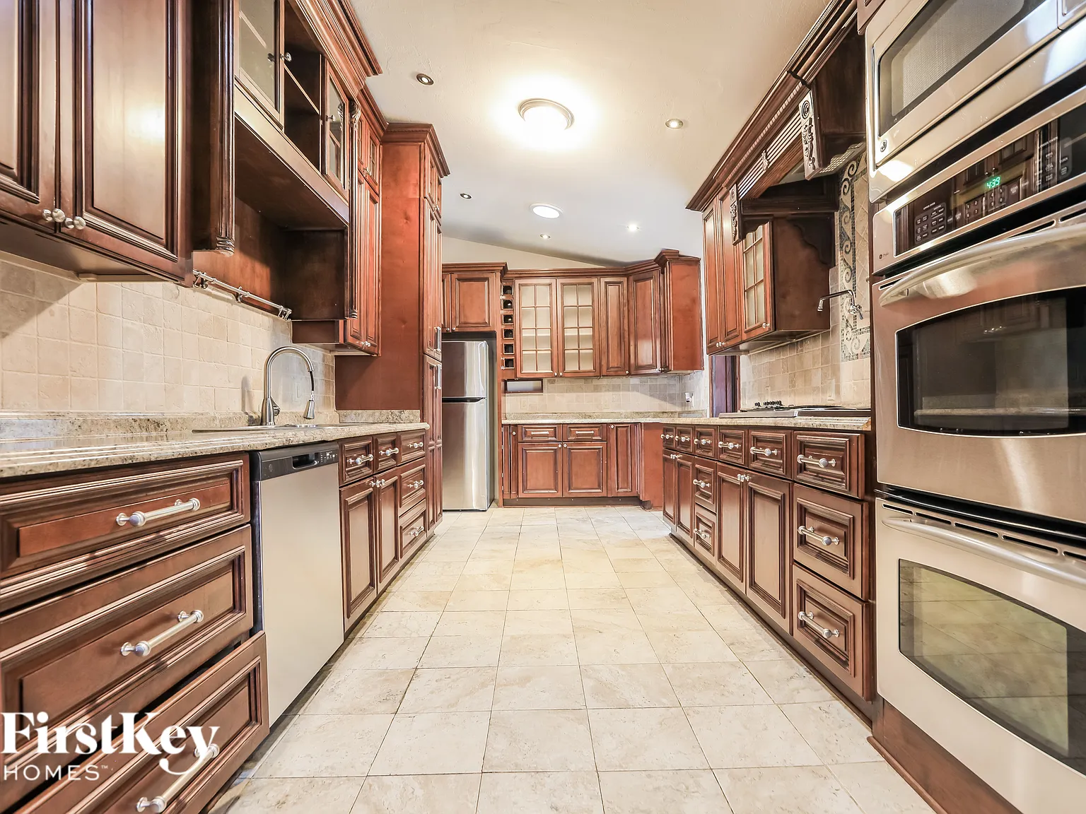 4 bed, 2.0 bath, 1910 sqft, $2,475 — Photo 4
