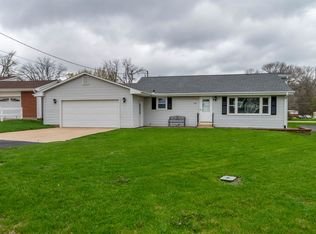 406 Williams Dr, Oregon, IL 61061