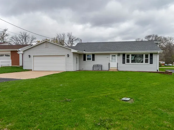 406 Williams Dr, Oregon, IL 61061