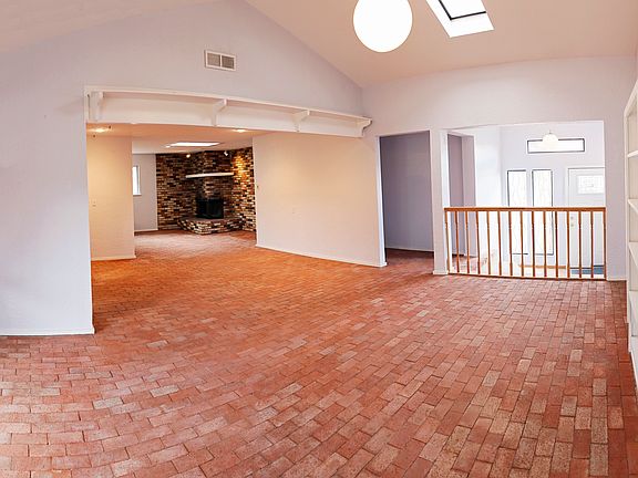 5th image of 4709 Krick Ct NE