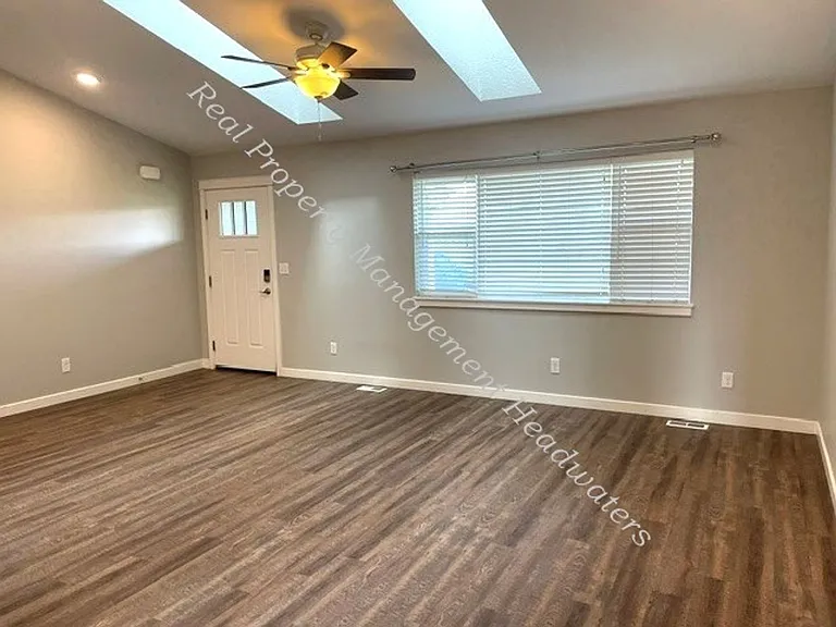 4747 Shore View Rd — Photo 6