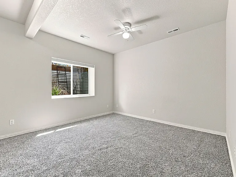 2425 Vanreen Dr — Photo 49