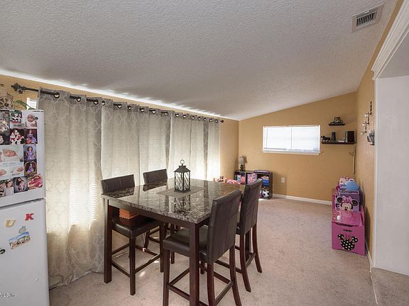 4th image of 5420 Santa Monica Blvd S