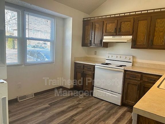 4th image of 8307 Woodson Dr