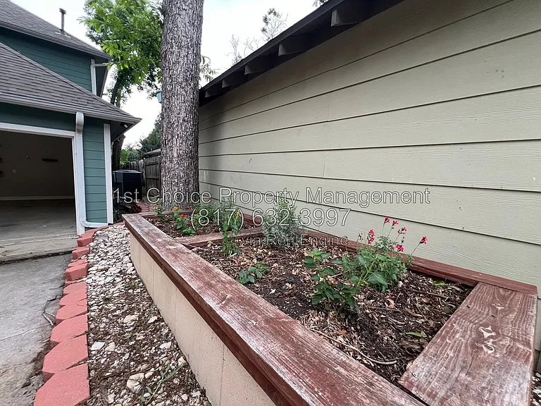 4730 Birchman Ave — Photo 8