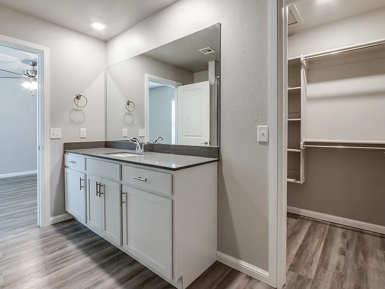 2641 Cedar Tree Rd — Photo 34
