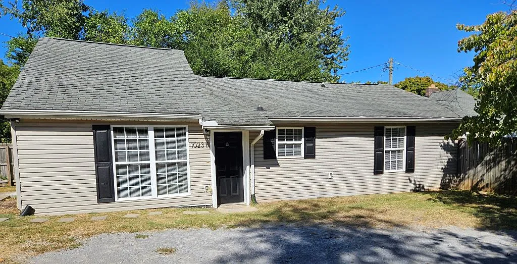 4 bed, 1325 sqft, $1,600 — Photo 1